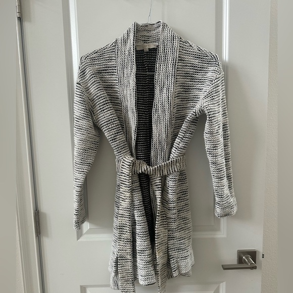 Loft Small textured black and white jacket - Picture 1 of 5